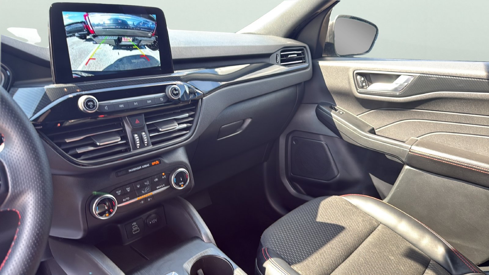 Used 2025 Ford Escape ST-Line FWD image 19