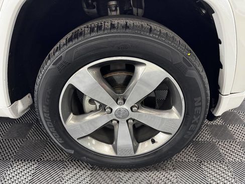 Used 2016 Jeep Grand Cherokee Overland w/ Advanced Technology Group image 16