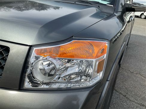 Used 2010 Nissan Armada SE image 9