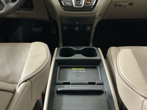 Used 2023 Honda Odyssey Elite image 13