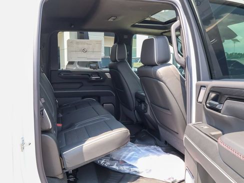 New 2026 GMC Sierra 2500 AT4X w/ LPO, Black Badging Package AWD/4WD image 35