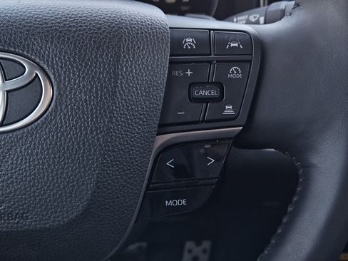 Used 2025 Toyota Camry XSE image 29