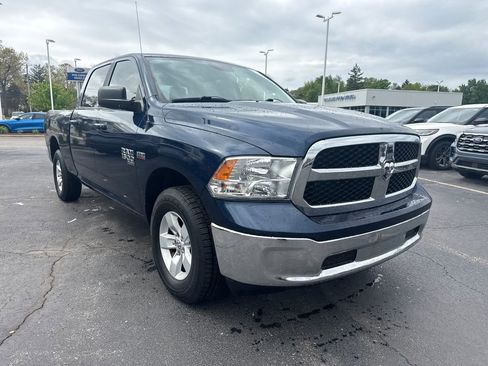 Used 2020 RAM 1500 Classic SLT AWD/4WD image 4