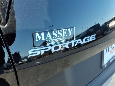 Used 2024 Kia Sportage EX image 9