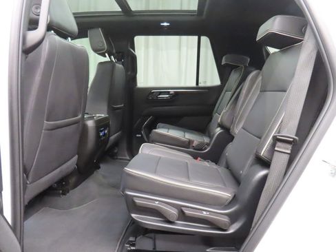 Used 2025 Chevrolet Tahoe Premier w/ Sun And Tow Package AWD/4WD image 13