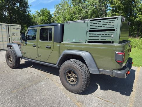 Used 2023 Jeep Gladiator Mojave w/ LED Lighting Group AWD/4WD image 4