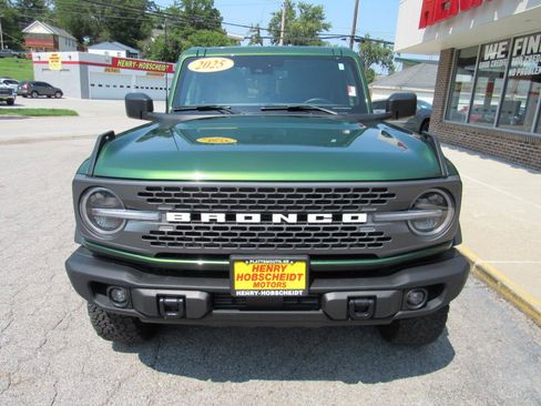Used 2025 Ford Bronco Badlands AWD/4WD image 2