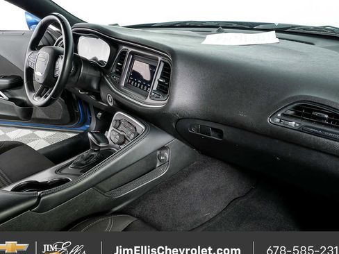 Used 2022 Dodge Challenger SXT image 20