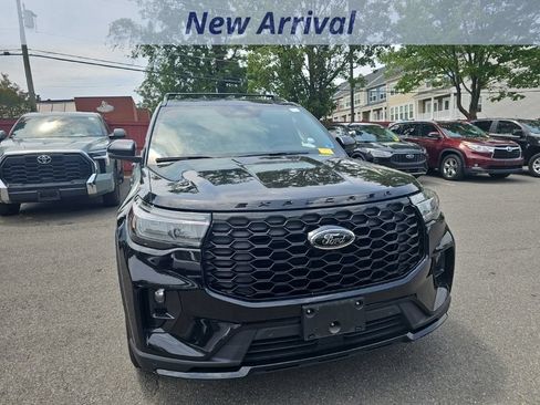 Used 2025 Ford Explorer ST-Line AWD/4WD image 4