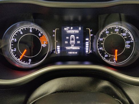 Used 2018 Jeep Cherokee Latitude Plus FWD image 23