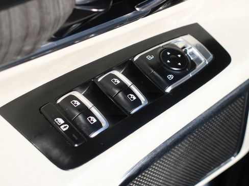 Used 2023 Kia Telluride SX image 17