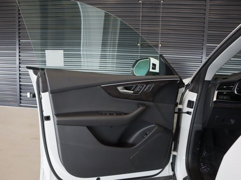 Used 2023 Audi Q8 Premium w/ Convenience Package AWD/4WD image 28