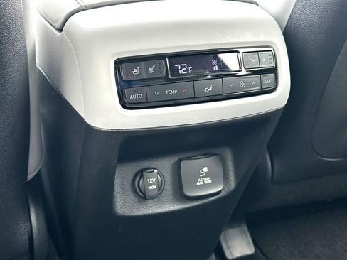 Used 2024 Hyundai Palisade SEL FWD image 24