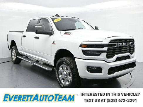 Used 2025 RAM 2500 Big Horn AWD/4WD image 1