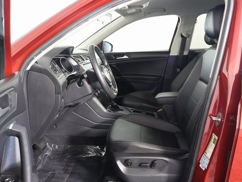 Used 2020 Volkswagen Tiguan SE FWD image 10