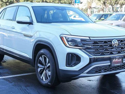 New 2026 Volkswagen Atlas Cross Sport SE FWD image 3
