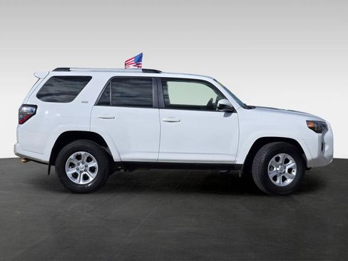 Used 2024 Toyota 4Runner SR5 image 3