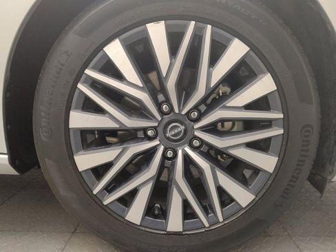 Used 2024 Nissan Altima 2.5 SV FWD image 31