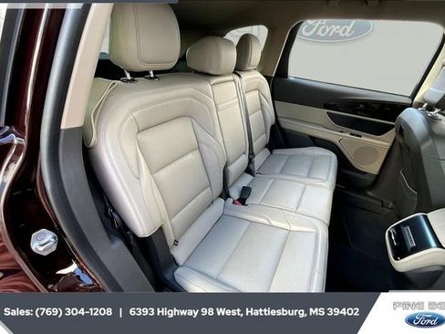 Used 2024 Lincoln Nautilus Premier image 20