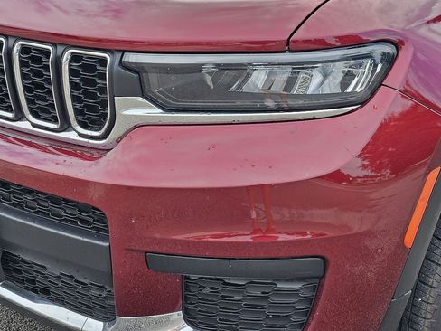 Used 2025 Jeep Grand Cherokee L Laredo AWD/4WD image 6