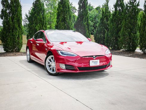 Used 2021 Tesla Model S Long Range Plus AWD/4WD image 2