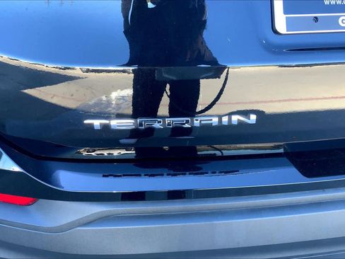 Used 2022 GMC Terrain SLE image 26