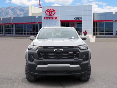 Used 2025 Chevrolet Colorado Trail Boss image 2