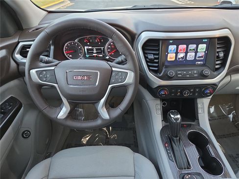 Used 2017 GMC Acadia SLT image 17