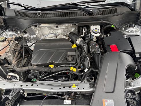 Used 2025 Chevrolet Trax LT image 30