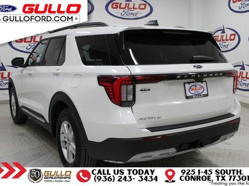 Used 2025 Ford Explorer Active w/ Active Comfort Package image 4