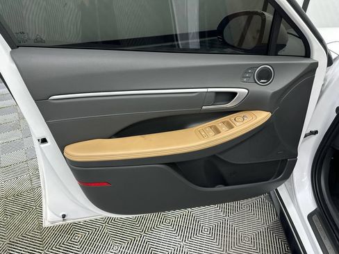 Used 2025 Hyundai Sonata Limited FWD image 11