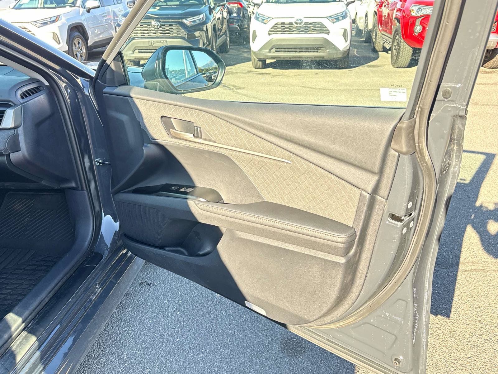 Used 2026 Toyota Camry XLE AWD/4WD image 18