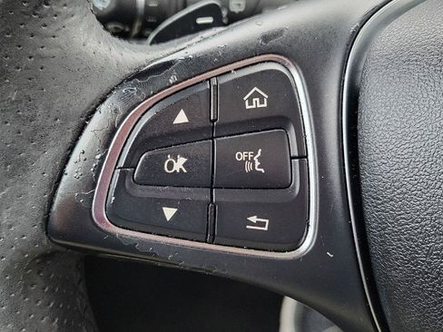 Used 2019 Mercedes-Benz GLC 300 w/ Premium Package image 17