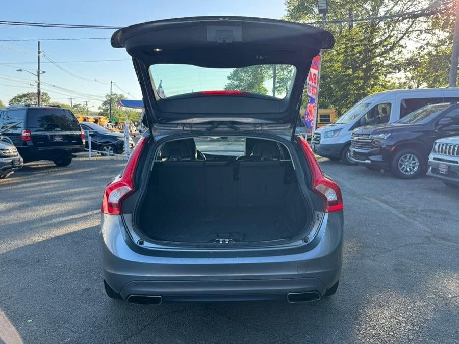 Used 2017 Volvo V60 T5 Premier w/ Convenience Package AWD/4WD image 9