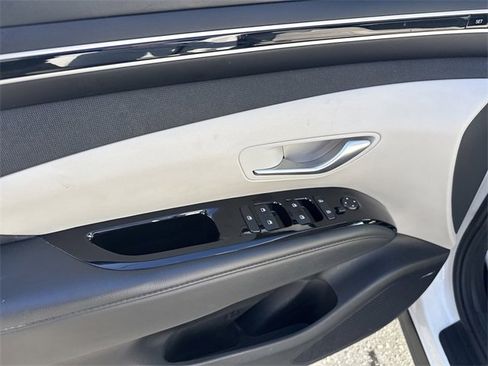 Used 2024 Hyundai Tucson Limited image 16