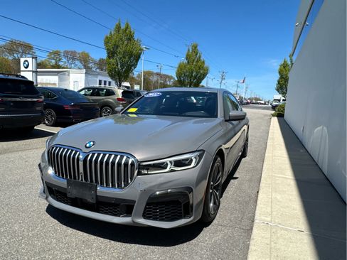 Used 2022 BMW 750i xDrive w/ Executive Package AWD/4WD image 4