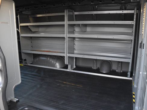 Used 2010 Chevrolet Express 2500 image 11