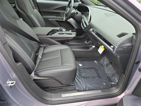 New 2026 Cadillac Lyriq Premium Luxury image 11