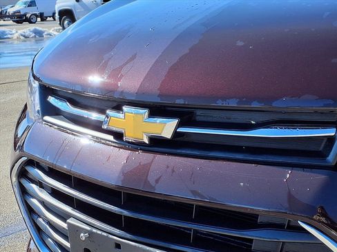 Used 2022 Chevrolet Trax LT w/ LT Convenience Package image 33