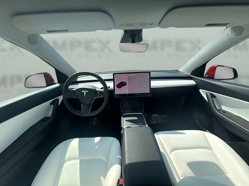 Used 2021 Tesla Model Y Long Range AWD/4WD image 9
