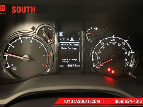 Used 2023 Toyota 4Runner SR5 Premium w/ Moonroof Package AWD/4WD image 12