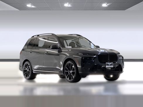 Used 2025 BMW X7 xDrive40i w/ M Sport Package AWD/4WD image 6