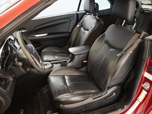 Used 2012 Chrysler 200 Limited FWD image 4