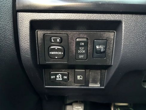 Used 2018 Toyota Tundra SR RWD image 28