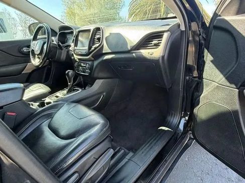 Used 2017 Jeep Cherokee Limited FWD image 10
