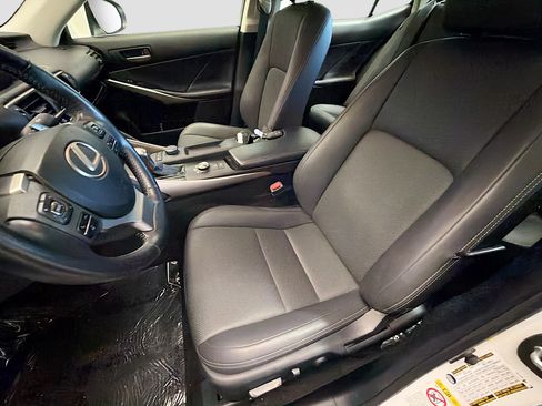 Used 2019 Lexus IS 300 RWD image 11