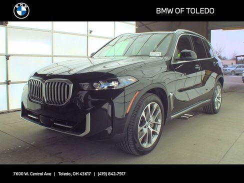 Used 2025 BMW X5 xDrive40i w/ Premium Package image 1