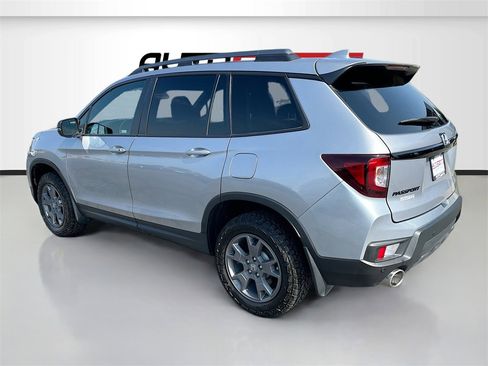 Used 2024 Honda Passport TrailSport image 5
