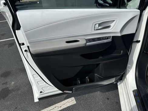 New 2025 Toyota Sienna XLE image 23
