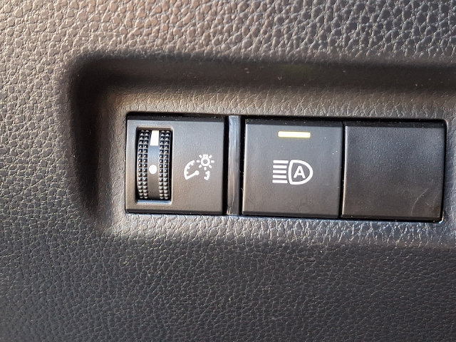 Used 2024 Toyota RAV4 LE AWD/4WD image 27
